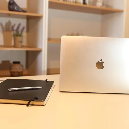 Couple's Getaway , Modern Amenities & Sophisticated Style Rhodes City